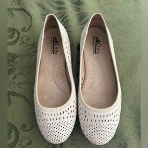 CLIFFS BY WHITE MOUNTAIN Women's Cindy Cushioned Ballet Flat